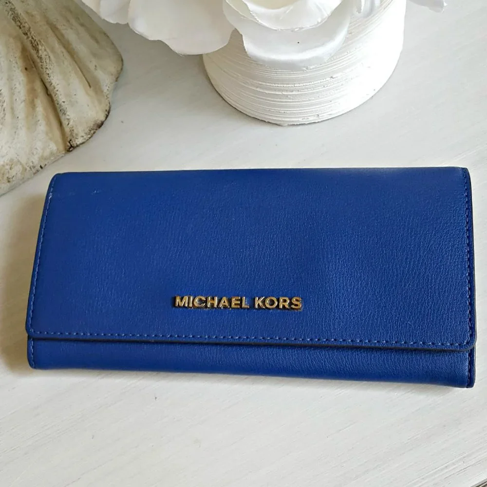 MICHAEL KORS Blue WALLET W/CHAIN